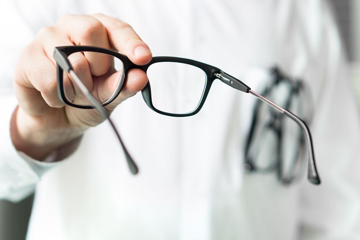 Bifocals vs. Progressive Eyeglass Lenses